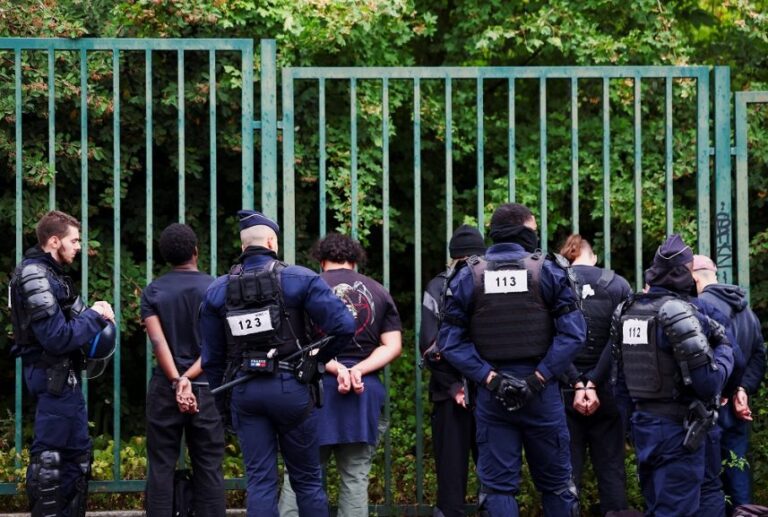 France Protests: Block Everything Sparks Unrest France Protests: Block Everything Sparks Unrest