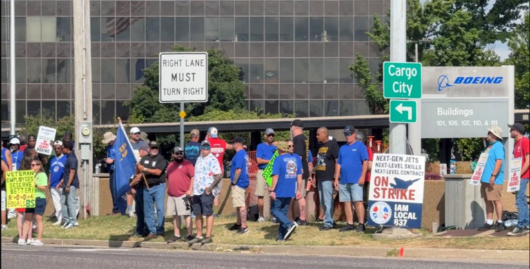 Boeing Defense Workers Continue Strike Boeing Defense Workers Continue Strike