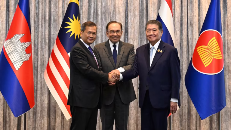 Trump Meets Thai PM Ahead Ceasefire Trump Meets Thai PM Ahead Ceasefire