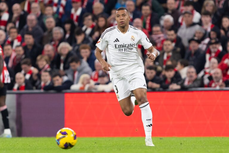 Mbappé Draws Level With Ronaldo as Title Races Tighten