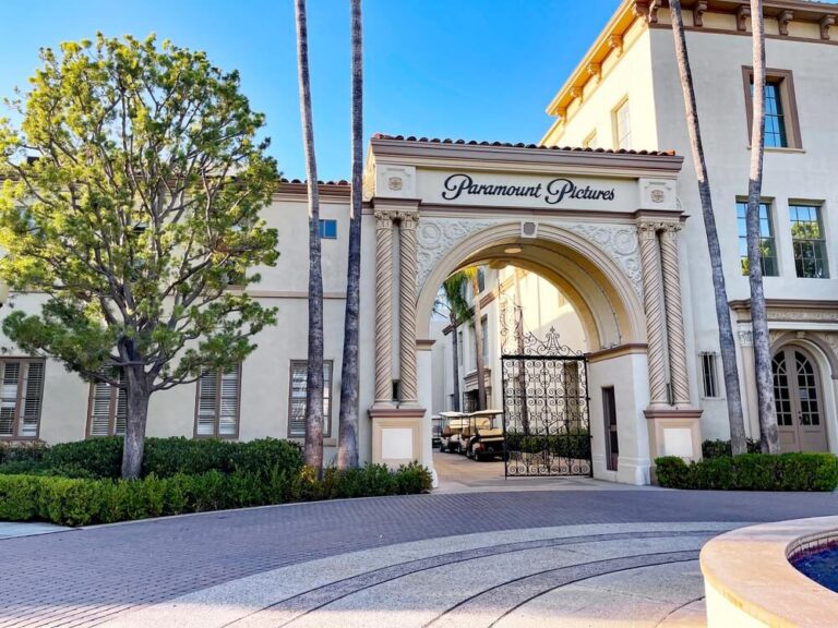 Paramount Intensifies Warner Bros Takeover Push and Confronts Netflix