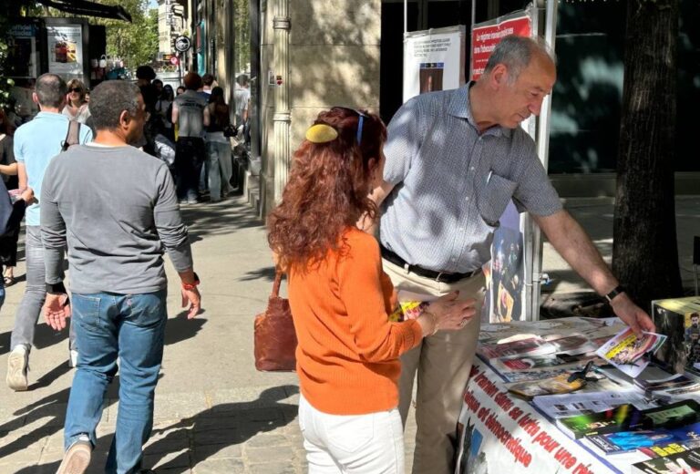 Paris Iran exhibition honors political prisoners!