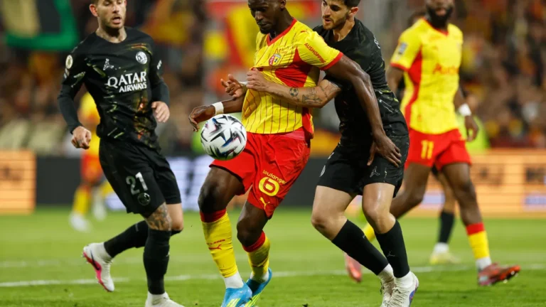 PSG Clinch French League Title Win PSG Clinch French League Title Win