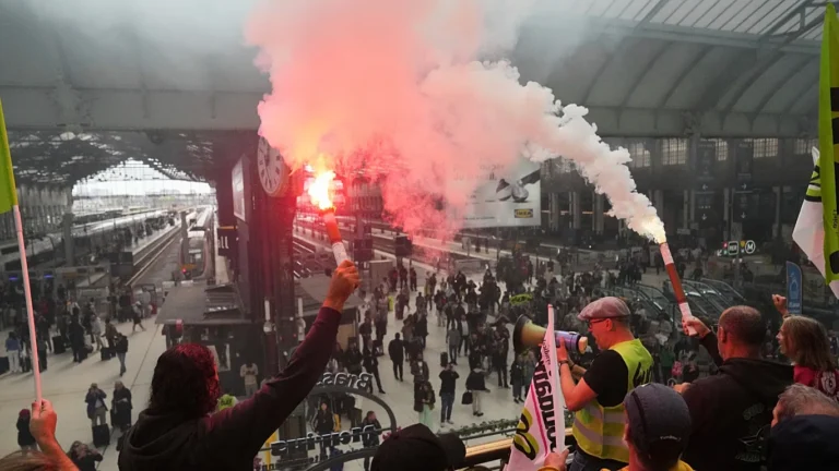 Paris Airport Strike Set for Chaos