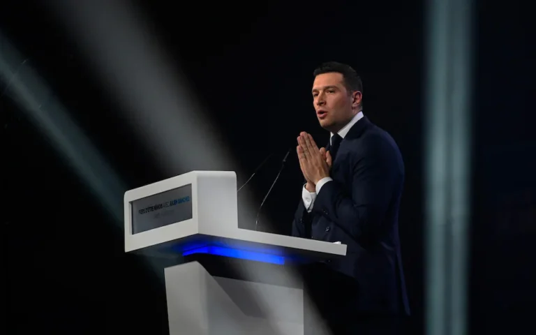 France chaos warning and Britain political future France chaos warning and Britain political future