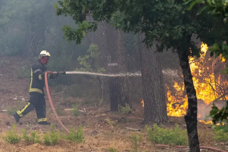 Spain France Wildfires Evacuations Expand