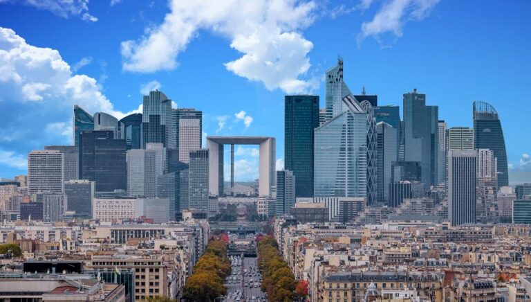 France Debt Fears Rise as Budget Fight Deepens Now