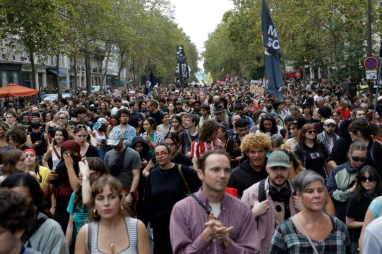 Paris Protest Draws Crowds Over Police Force Draft Paris Protest Draws Crowds Over Police Force Draft