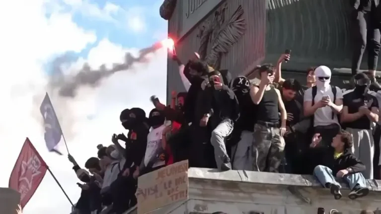 French Students Continue Protests Over School Conditions