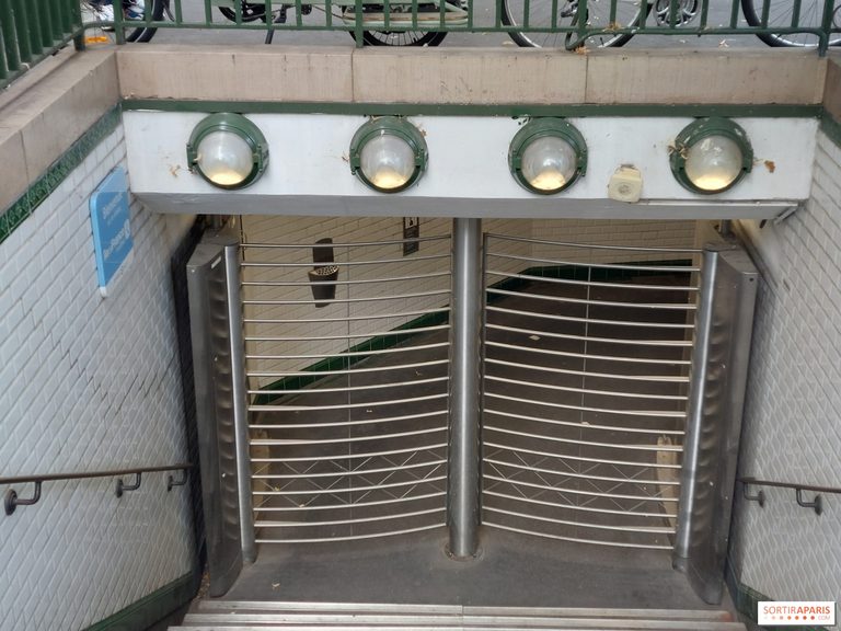 Paris Metro Stations Close During Student Protests